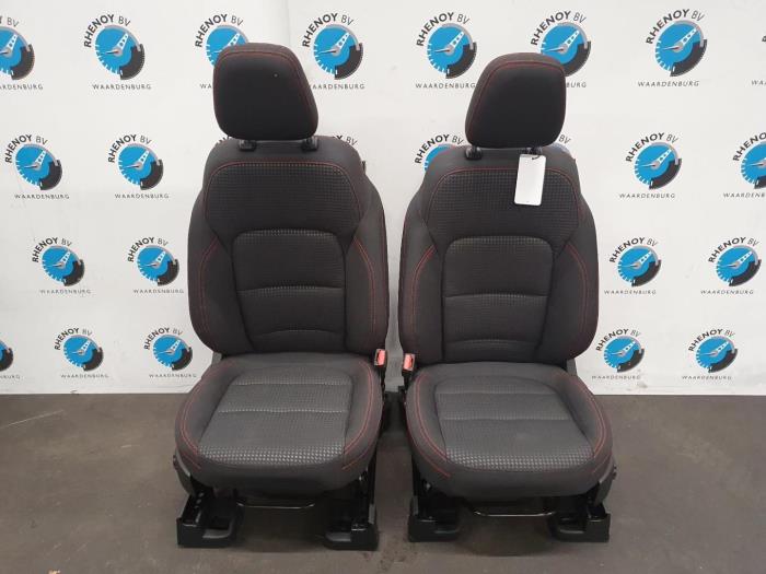 Used Interior display Ford Kuga Price € 726,00 Inclusive VAT offered by Rhenoy Onderdelen b.v.