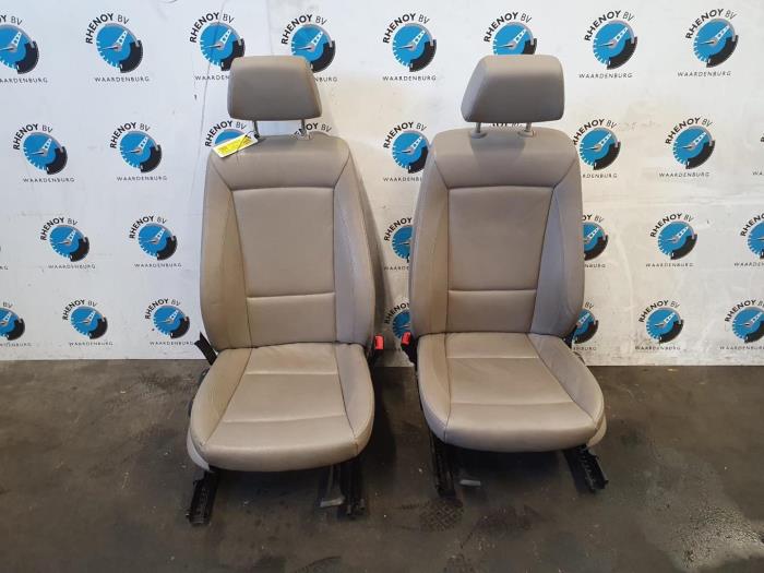 Begagnade Innerdisplay BMW 1-Serie Pris € 302,50 Inklusive moms erbjuds av Rhenoy Onderdelen b.v.