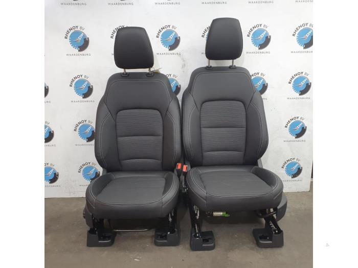 Used Interior display Ford Kuga Price € 786,50 Inclusive VAT offered by Rhenoy Onderdelen b.v.