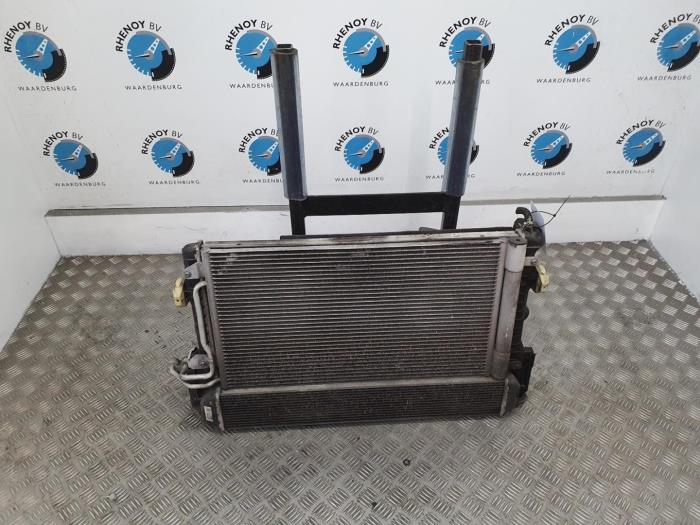 Usagé Radiateur Volkswagen Polo Prix € 302,50 Prix TTC proposé par Rhenoy Onderdelen b.v.