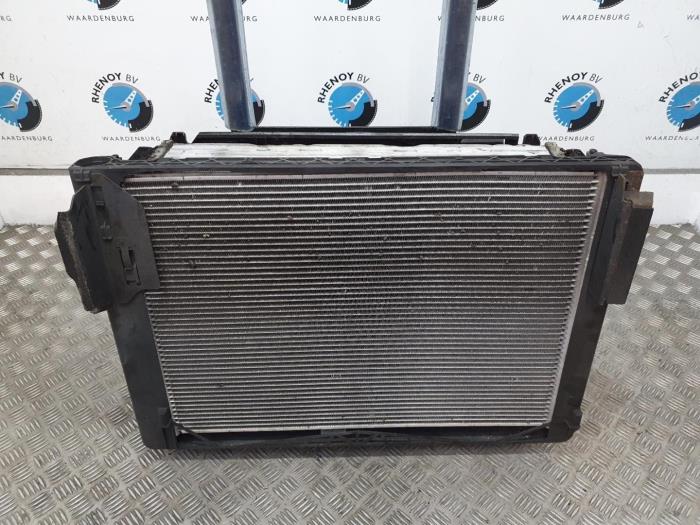 Usagé Radiateur BMW 7-Série Prix € 484,00 Prix TTC proposé par Rhenoy Onderdelen b.v.