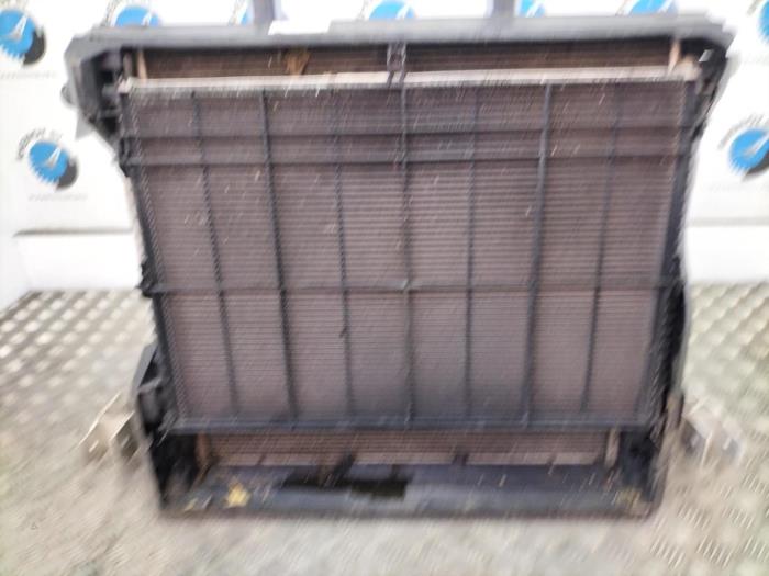Usagé Radiateur BMW X5 Prix € 1.028,50 Prix TTC proposé par Rhenoy Onderdelen b.v.