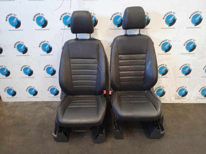 Begagnade Innerdisplay Ford C-Max Pris € 605,00 Inklusive moms erbjuds av Rhenoy Onderdelen b.v.