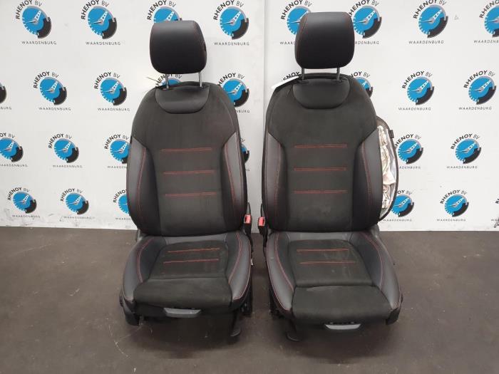 Begagnade Innerdisplay Mercedes A-Klasse Pris € 605,00 Inklusive moms erbjuds av Rhenoy Onderdelen b.v.