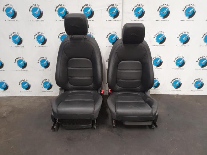 Usados Pantalla interior Jaguar E-Pace Precio € 907,50 IVA incluido ofrecido por Rhenoy Onderdelen b.v.