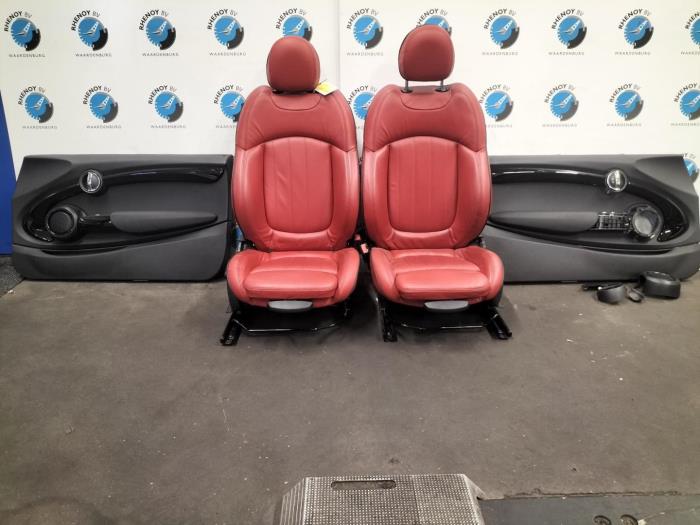 Used Interior display Mini Mini Price € 1.452,00 Inclusive VAT offered by Rhenoy Onderdelen b.v.