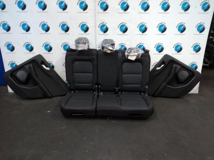 Begagnade Innerdisplay Ford Kuga Pris € 786,50 Inklusive moms erbjuds av Rhenoy Onderdelen b.v.