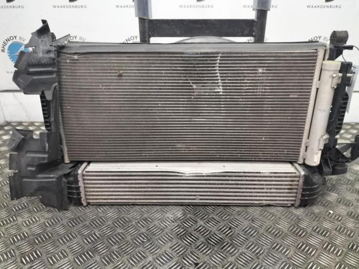 Usagé Radiateur Opel Astra Prix € 453,75 Prix TTC proposé par Rhenoy Onderdelen b.v.
