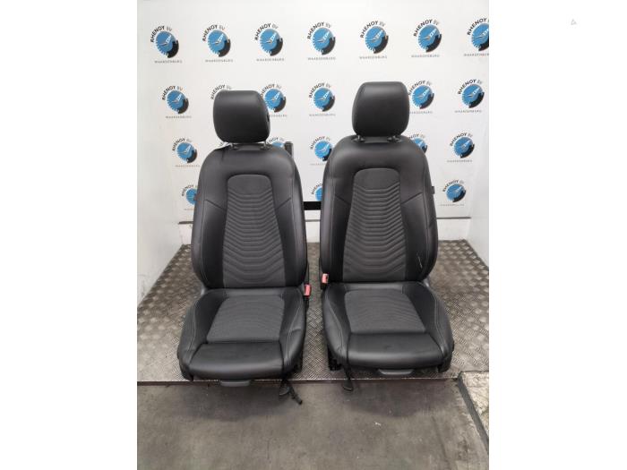 Begagnade Innerdisplay Mercedes A-Klasse Pris € 605,00 Inklusive moms erbjuds av Rhenoy Onderdelen b.v.