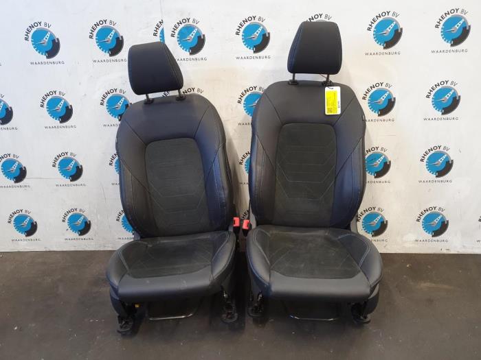 Begagnade Innerdisplay Ford Fiesta Pris € 786,50 Inklusive moms erbjuds av Rhenoy Onderdelen b.v.