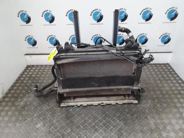 Usagé Radiateur Jaguar XF Prix € 726,00 Prix TTC proposé par Rhenoy Onderdelen b.v.