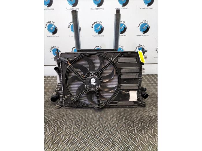 Usagé Radiateur Ford Focus Prix € 484,00 Prix TTC proposé par Rhenoy Onderdelen b.v.