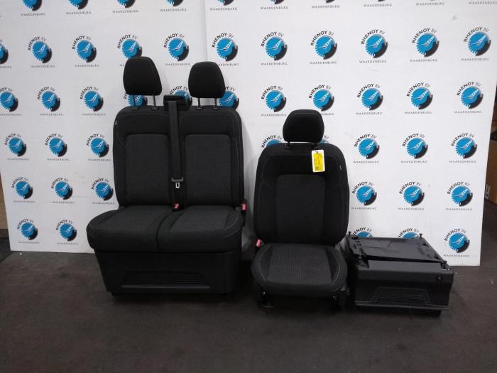Begagnade Innerdisplay Ford Transit Custom Pris € 1.210,00 Inklusive moms erbjuds av Rhenoy Onderdelen b.v.