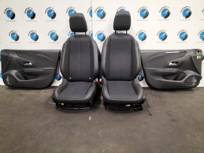 Used Interior display Opel Corsa Price € 484,00 Inclusive VAT offered by Rhenoy Onderdelen b.v.