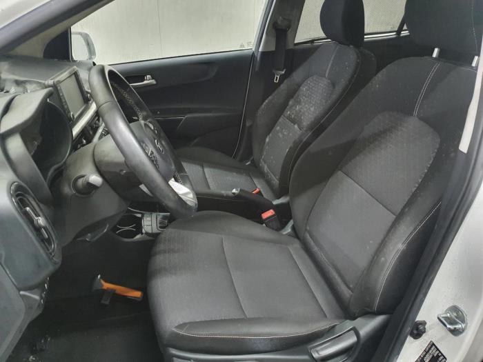 Begagnade Innerdisplay Kia Picanto Pris på förfrågan erbjuds av Rhenoy Onderdelen b.v.