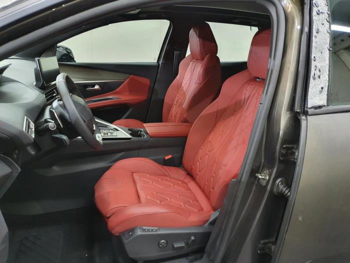 Begagnade Innerdisplay Peugeot 3008 Pris € 907,50 Inklusive moms erbjuds av Rhenoy Onderdelen b.v.