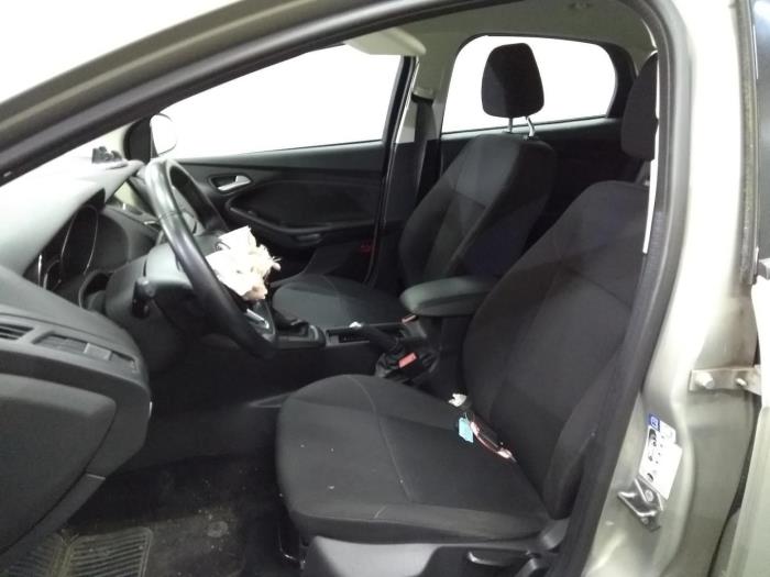 Begagnade Innerdisplay Ford Focus Pris € 302,50 Inklusive moms erbjuds av Rhenoy Onderdelen b.v.