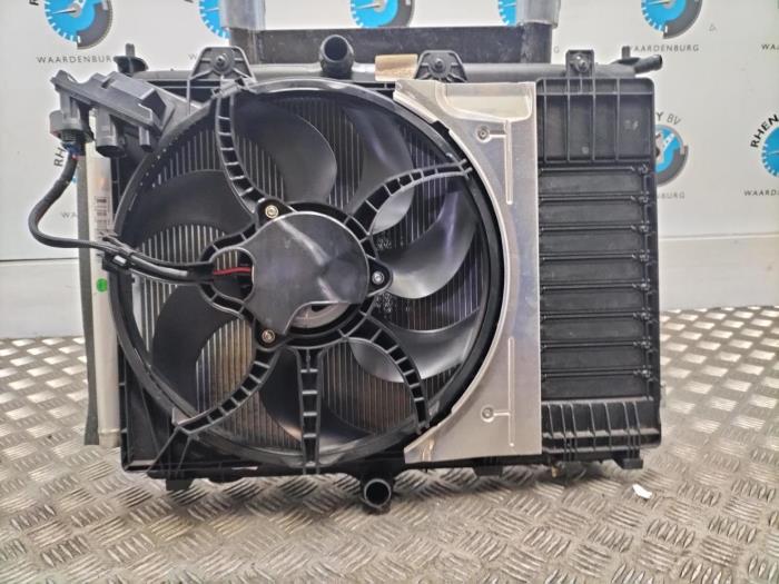 Usagé Radiateur Peugeot 208 Prix sur demande proposé par Rhenoy Onderdelen b.v.