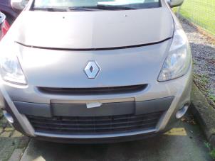 Used Front end, complete Renault Clio Price on request offered by Rhenoy Onderdelen b.v.