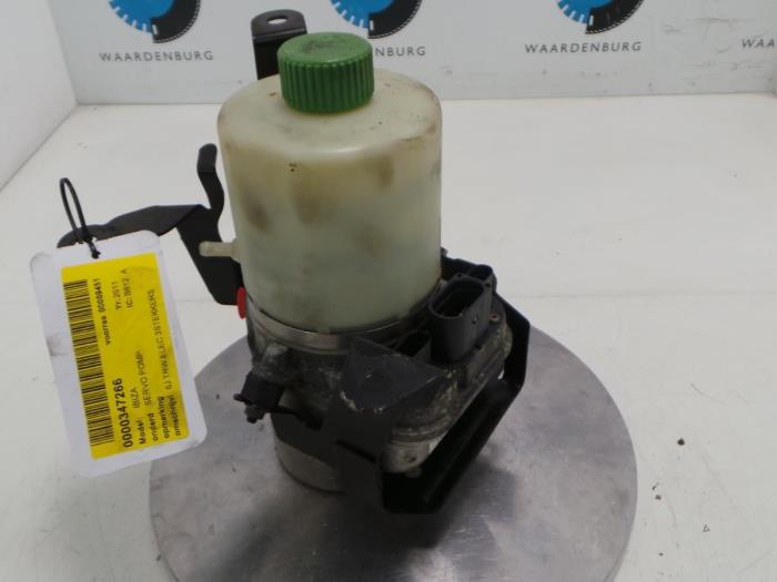 Power steering pump from a Seat Ibiza 2011