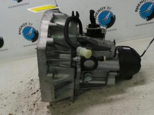 Used Gearbox Renault Clio Price on request offered by Rhenoy Onderdelen b.v.