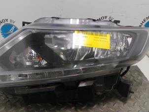 Used Headlight, left Nissan X-Trail Price on request offered by Rhenoy Onderdelen b.v.
