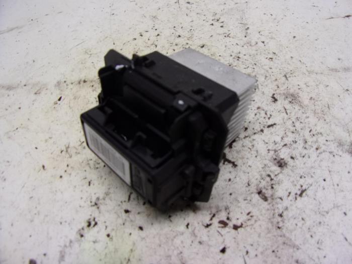 Heater resistor from a Renault Megane III Berline (BZ) 1.5 dCi 110 2012