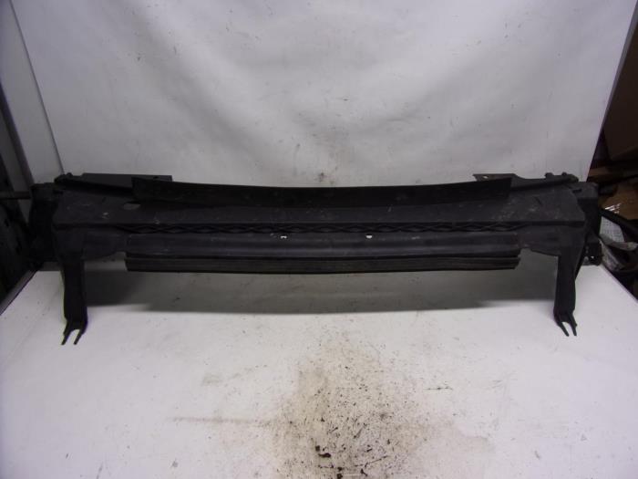 Używane Panel przedni Volvo XC70 (SZ) XC70 2.4 D5 20V Cena € 36,75 Procedura marży oferowane przez Reclycar De Boer BV