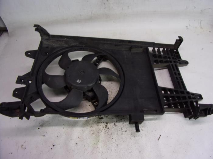 Fan motor Fiat Punto II 1.2 60 S - M13000800