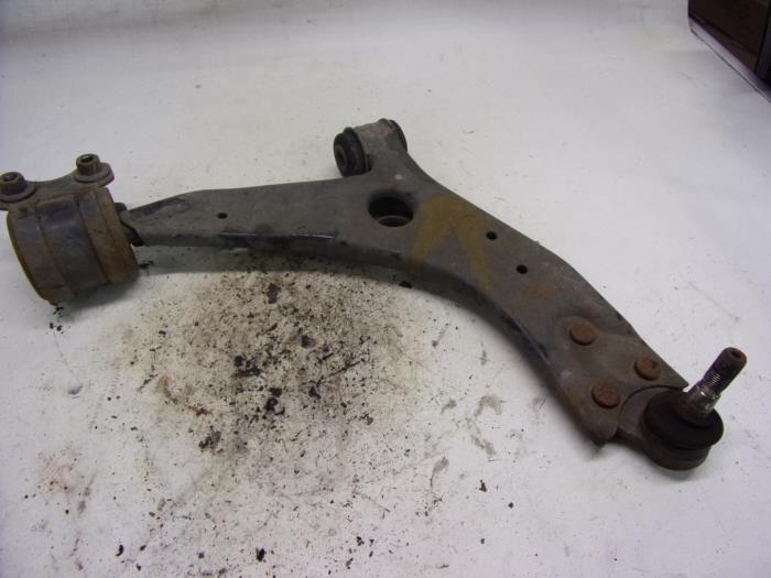 Front lower wishbone, right from a Volvo V50 (MW) 2.4 20V 2004