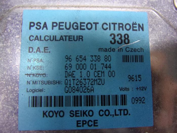 Ordenador de dirección asistida de un Citroën C3 (FC/FL/FT) 1.6 HDi 16V 92 2009