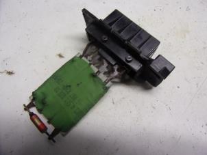 Used Heater resistor Citroen Jumper (U9) 2.2 HDi 120 Euro 4 Price € 26,25 Margin scheme offered by Reclycar De Boer BV
