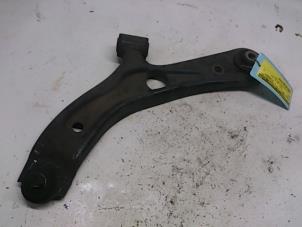 Begagnade Främre undre gaffelben, vänster Suzuki Swift (ZA/ZC/ZD1/2/3/9) 1.3 DDis 16V Pris € 36,75 Marginaltabell erbjuds av Reclycar De Boer BV