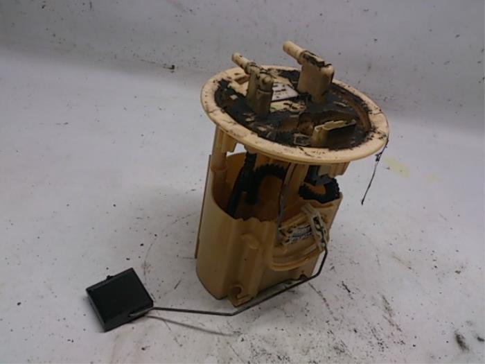 Gebrauchte Kraftstoffpumpe Elektrisch Peugeot 206 (2A/C/H/J/S) 1.4 HDi Preis € 26,25 Margenregelung angeboten von Reclycar De Boer BV