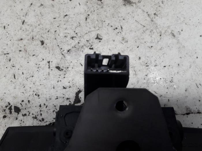 Used Volvo V60 (FW/GW) 1.6 DRIVe Tailgate lock mechanism 31440240