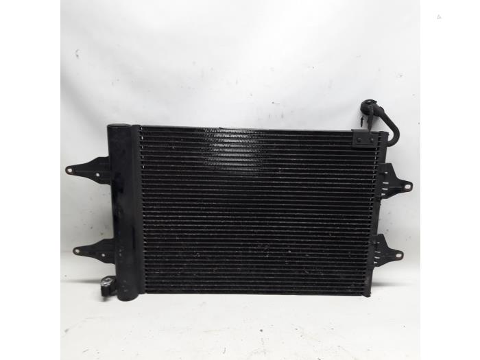 Air conditioning radiator from a Volkswagen Polo IV (9N1/2/3) 1.4 16V 2004