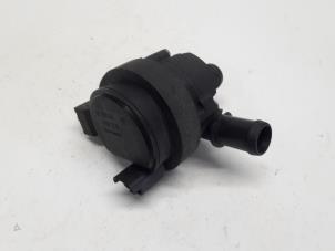 Used Water pump Opel Movano Combi 2.3 BiTurbo 16V FWD Price € 42,00 Margin scheme offered by Reclycar De Boer BV