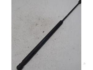 Used Rear gas strut, right Ford Mondeo IV Wagon 2.0 16V Price € 10,50 Margin scheme offered by Reclycar De Boer BV