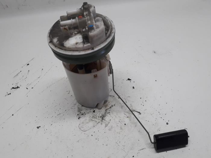 Usagé Pompe à carburant Volvo V40 (VW) 1.9 D Prix € 26,25 Règlement à la marge proposé par Reclycar De Boer BV