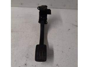 Usados Sensor de posición de acelerador Peugeot 308 SW (L4/L9/LC/LJ/LR) 1.6 BlueHDi 120 Precio € 36,75 Norma de margen ofrecido por Reclycar De Boer BV