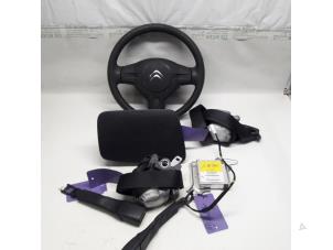 Usados Juego y módulo de airbag Citroen C1 1.0 12V Precio € 367,50 Norma de margen ofrecido por Reclycar De Boer BV