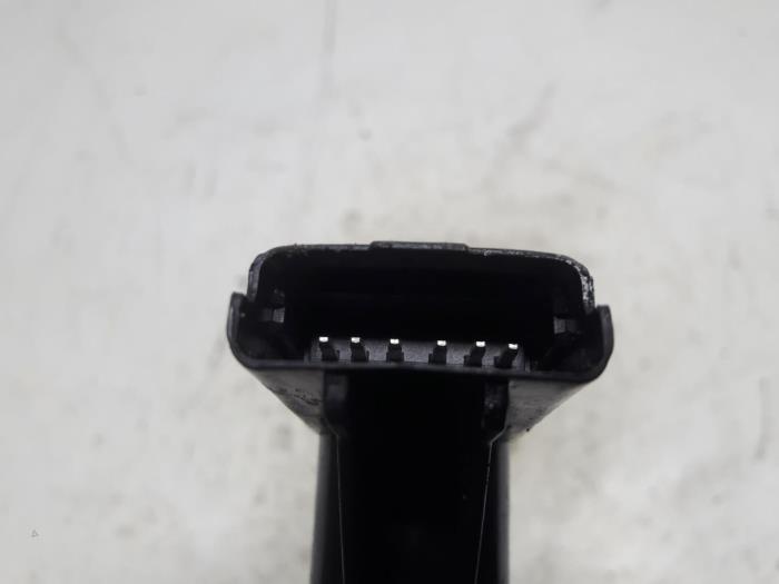 Ignition coil from a Peugeot 206 (2A/C/H/J/S) 1.4 16V 2004