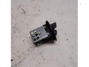 Usados Resistencia aleta refrigeración Peugeot 307 (3A/C/D) 1.6 HDi 16V Precio € 26,25 Norma de margen ofrecido por Reclycar De Boer BV