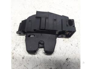 Used Tailgate lock mechanism Citroen C4 Picasso (UD/UE/UF) 1.8 16V Price € 26,25 Margin scheme offered by Reclycar De Boer BV