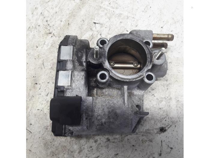 Usagé Boitier papillon Opel Corsa C (F08/68) 1.2 16V Prix € 21,00 Règlement à la marge proposé par Reclycar De Boer BV