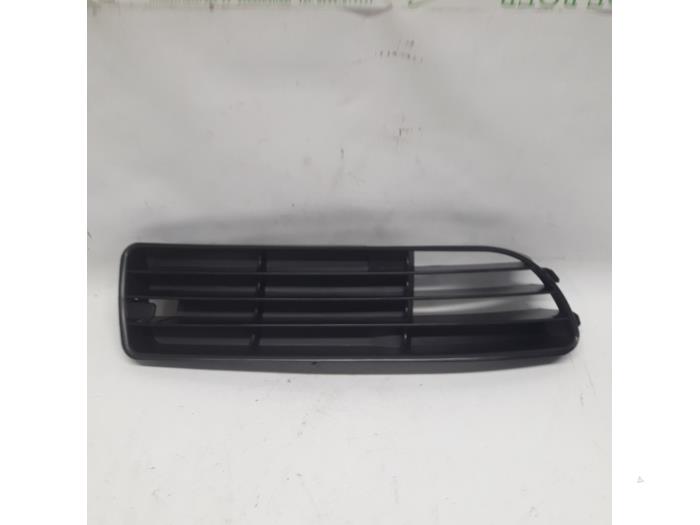 Begagnade Luftgrill, sida Audi A4 Pris € 4,34 Marginaltabell erbjuds av Reclycar De Boer BV
