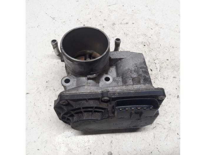 Usagé Boitier papillon Opel Agila (B) 1.0 12V Prix € 26,25 Règlement à la marge proposé par Reclycar De Boer BV