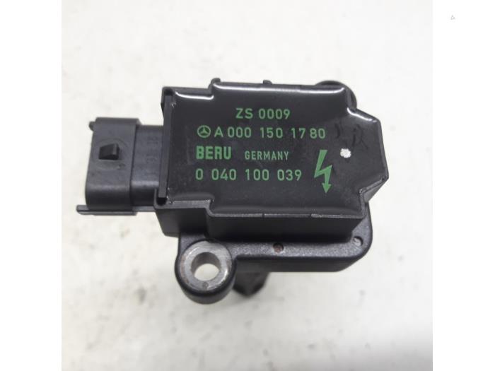 Usagé Bobine Mercedes C (W203) 2.0 C-180 16V Prix € 21,00 Règlement à la marge proposé par Reclycar De Boer BV