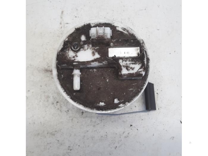 Usagé Pompe à carburant Renault Clio III (BR/CR) 1.2 16V 75 Prix € 26,25 Règlement à la marge proposé par Reclycar De Boer BV