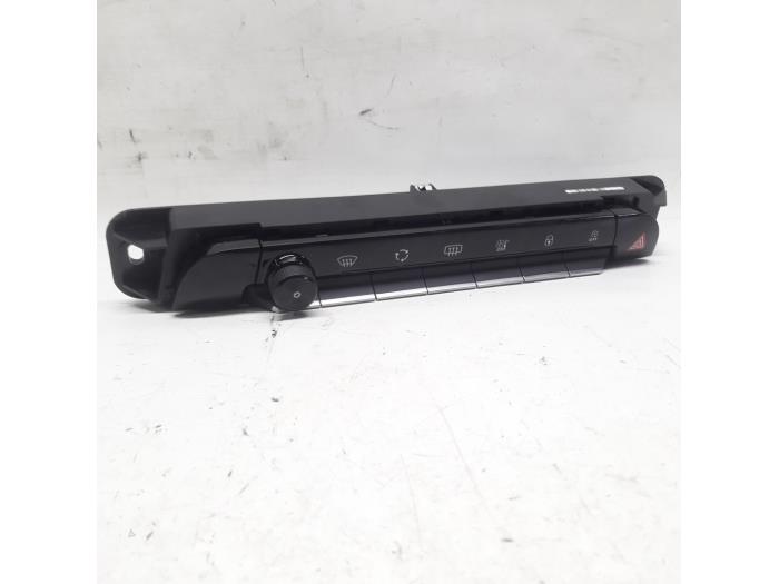Engine mount vacuum valve